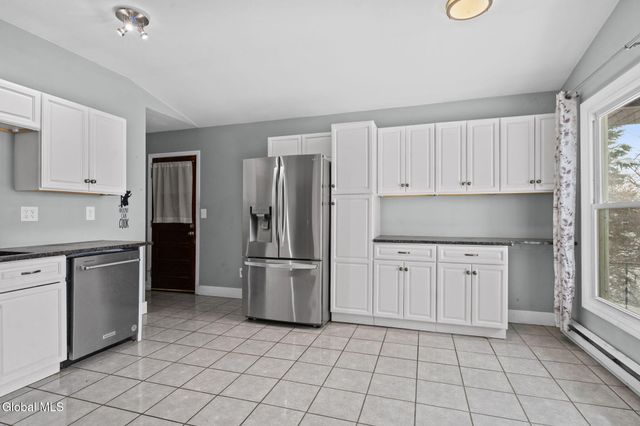 4 Silverberry Place, Albany, NY 12211