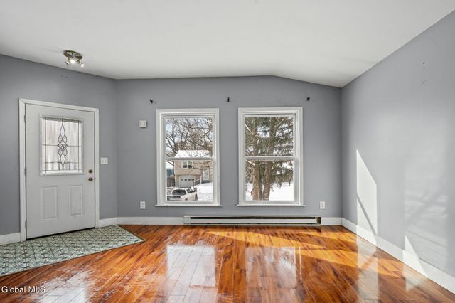 4 Silverberry Place, Albany, NY 12211