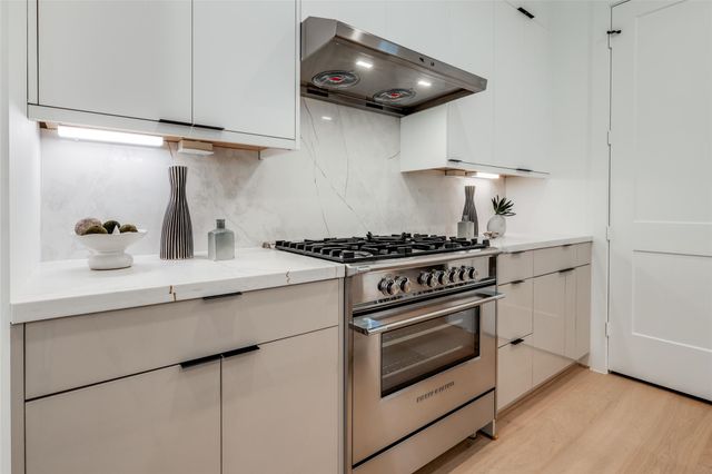 814 W 17th Street, Houston, TX 77008