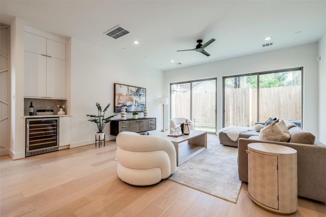 814 W 17th Street, Houston, TX 77008