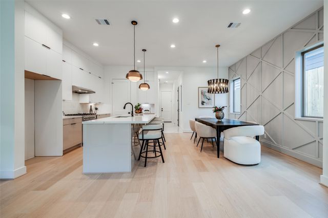 814 W 17th Street, Houston, TX 77008