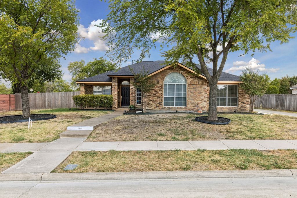 7048 Sample Drive, The Colony, TX 75056