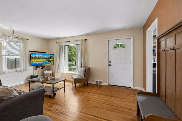 2704 Alabama Avenue S, Saint Louis Park, MN 55416
