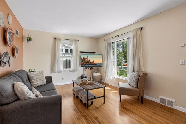 2704 Alabama Avenue S, Saint Louis Park, MN 55416
