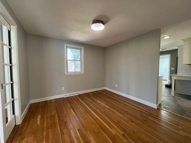 35 Wallace Rd, Wayland, MA 01778