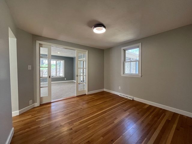 35 Wallace Rd, Wayland, MA 01778