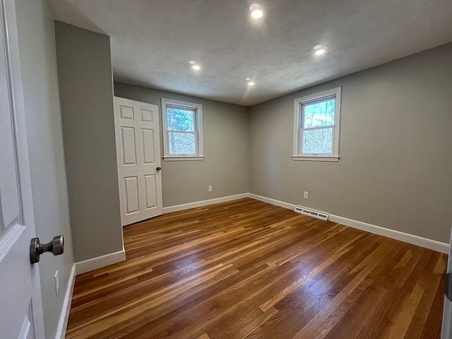 35 Wallace Rd, Wayland, MA 01778