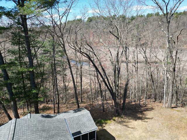 35 Wallace Rd, Wayland, MA 01778