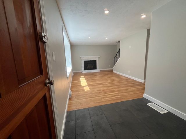 35 Wallace Rd, Wayland, MA 01778