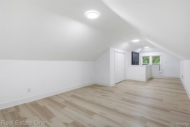 17 N Midland Drive, Pontiac, MI 48342