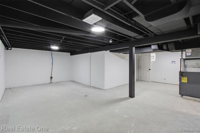 17 N Midland Drive, Pontiac, MI 48342