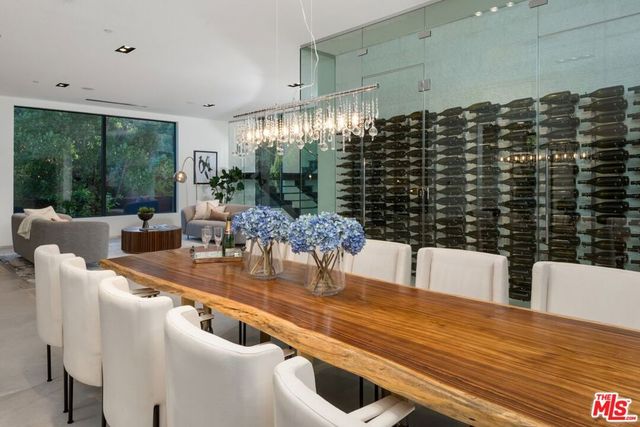 118 S CANYON VIEW Drive, Los Angeles, CA 90049