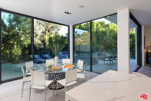 118 S CANYON VIEW Drive, Los Angeles, CA 90049