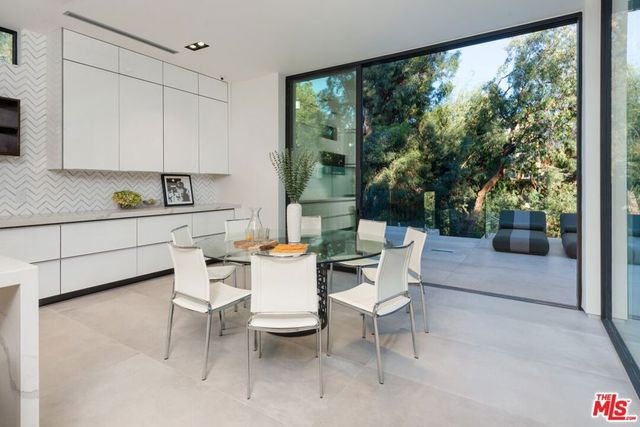 118 S CANYON VIEW Drive, Los Angeles, CA 90049