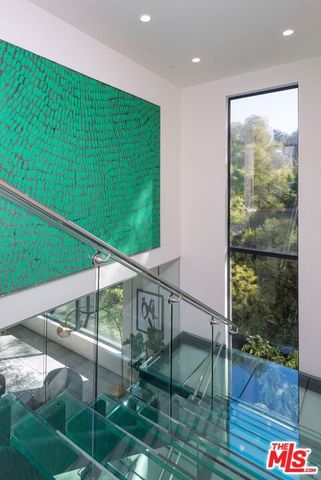 118 S CANYON VIEW Drive, Los Angeles, CA 90049