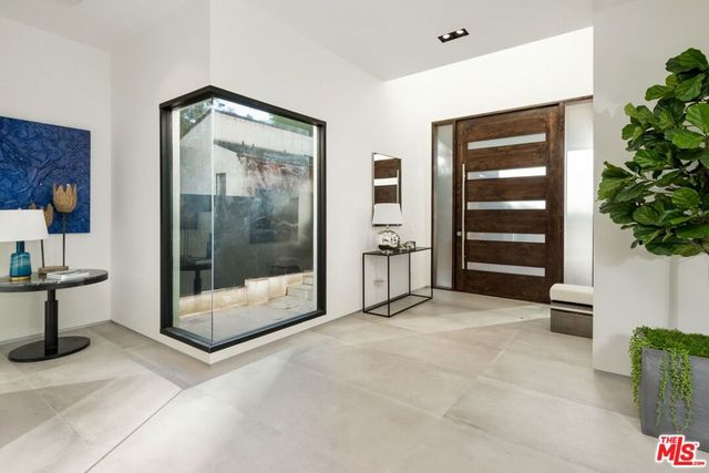 118 S CANYON VIEW Drive, Los Angeles, CA 90049