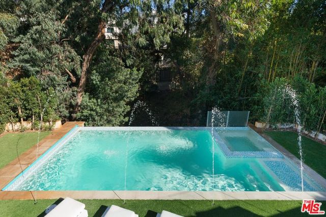 118 S CANYON VIEW Drive, Los Angeles, CA 90049
