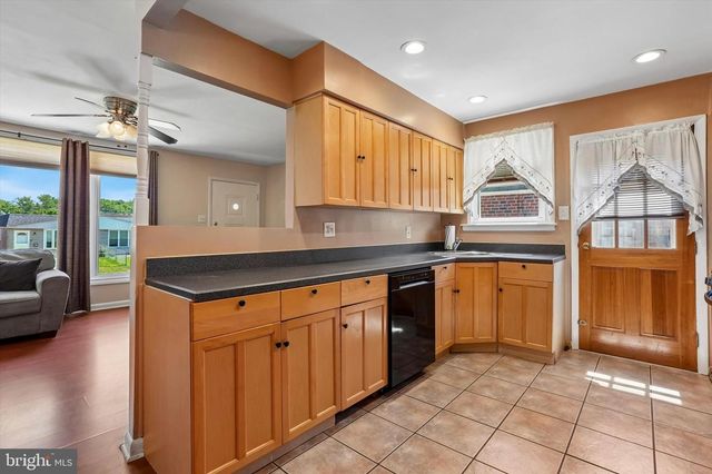 8556 CASTOR AVE, Philadelphia, PA 19152