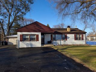 4415 Mayfair Drive, Mchenry, IL 60051