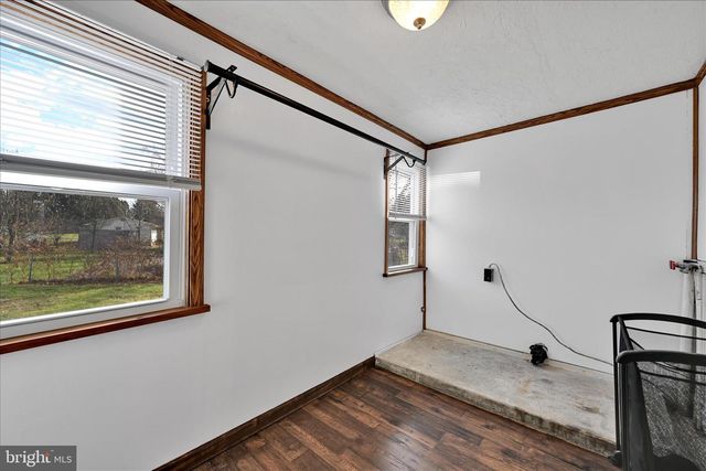 8 SPRUCE LN, Lebanon, PA 17046