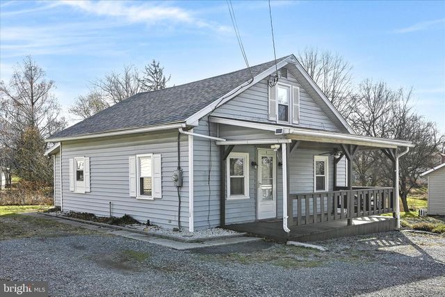 8 SPRUCE LN, Lebanon, PA 17046