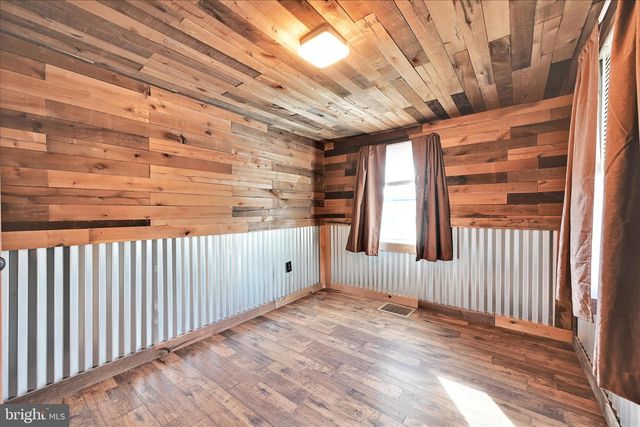 8 SPRUCE LN, Lebanon, PA 17046