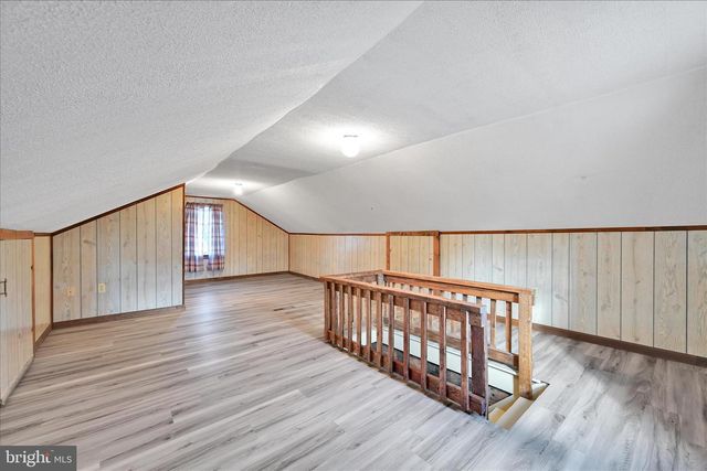 8 SPRUCE LN, Lebanon, PA 17046