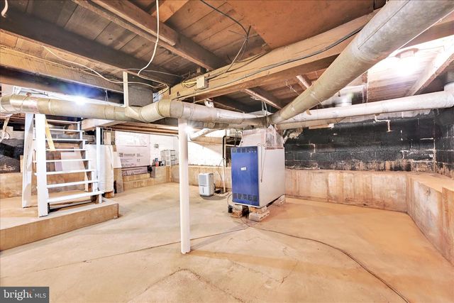 8 SPRUCE LN, Lebanon, PA 17046