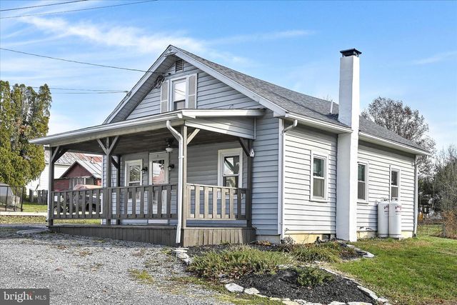 8 SPRUCE LN, Lebanon, PA 17046