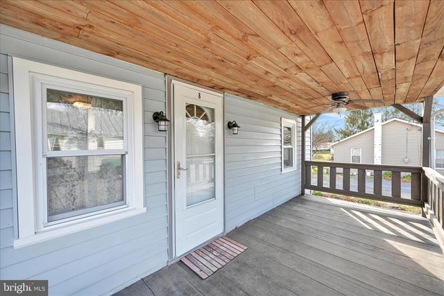 8 SPRUCE LN, Lebanon, PA 17046