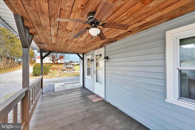 8 SPRUCE LN, Lebanon, PA 17046