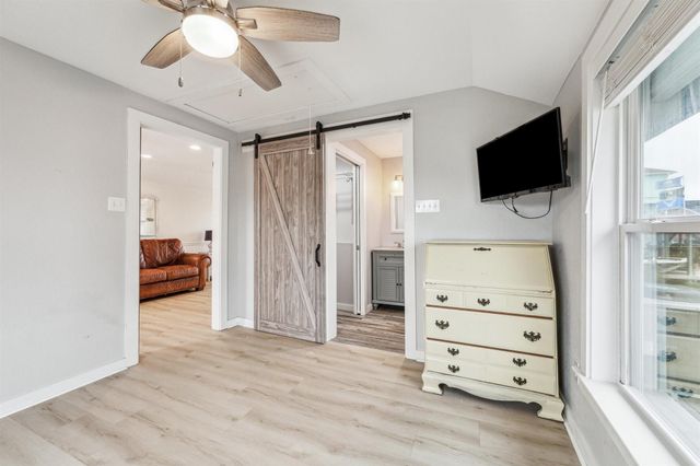 85 Bayou Vista Drive, Hitchcock, TX 77563