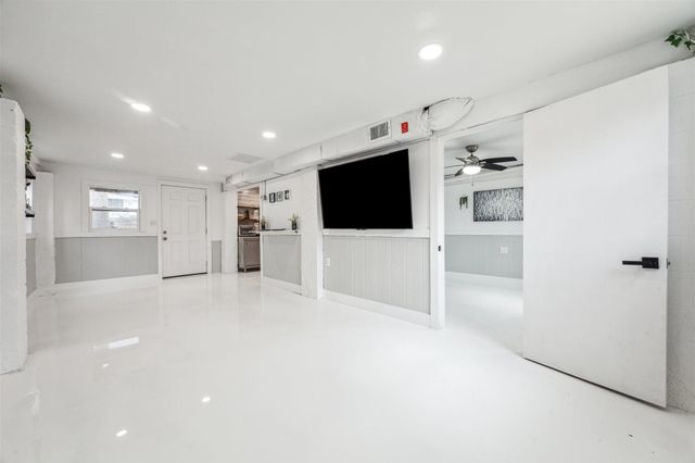 85 Bayou Vista Drive, Hitchcock, TX 77563