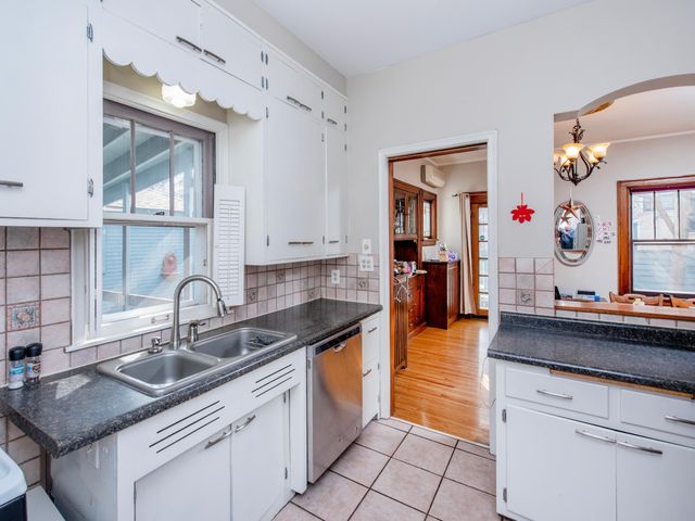 138 Moore Street, Saint Paul, MN 55104