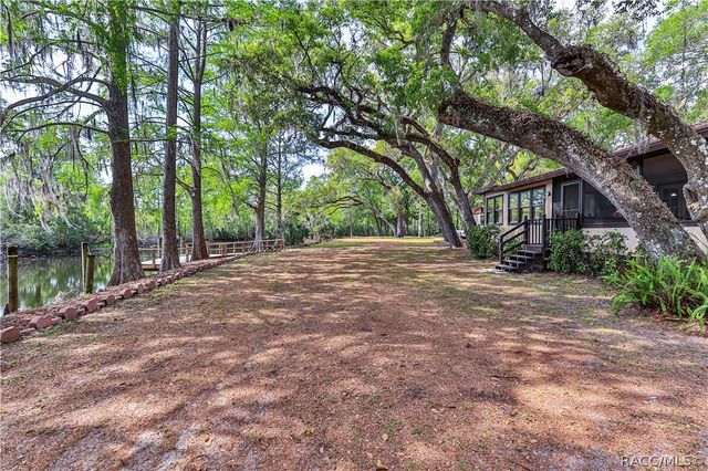 5617 Perch Drive S, Floral City, FL 34436