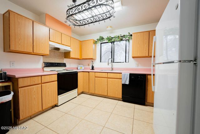 15742 N Starboard Drive, Tucson, AZ 85739