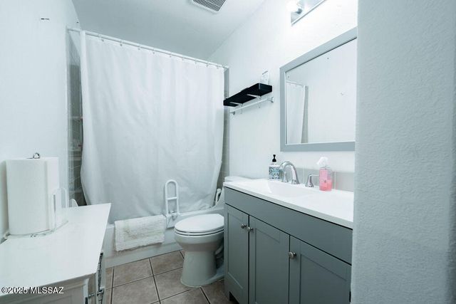 15742 N Starboard Drive, Tucson, AZ 85739