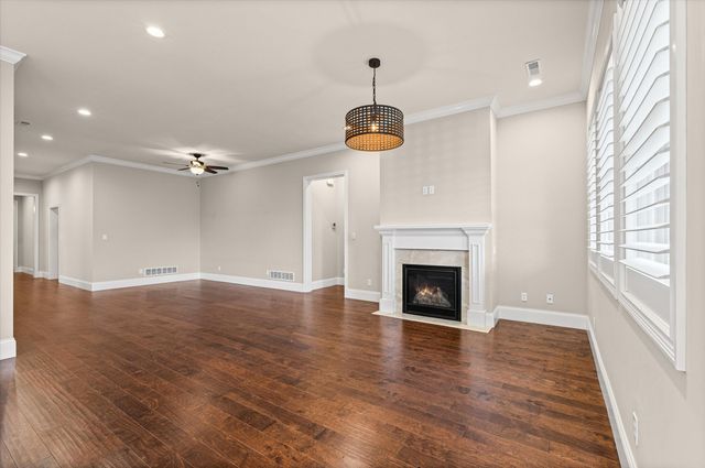 1704 LINKSIDE DR, Columbia, MO 65201