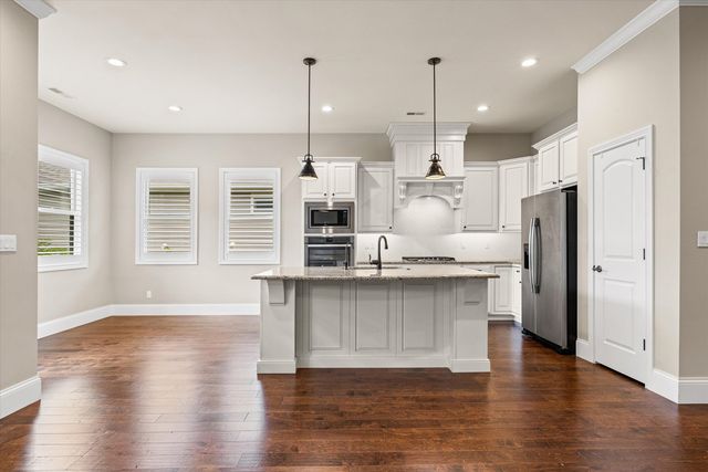 1704 LINKSIDE DR, Columbia, MO 65201