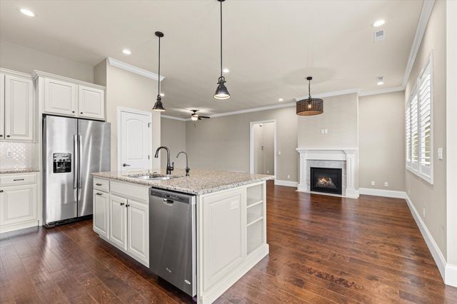 1704 LINKSIDE DR, Columbia, MO 65201