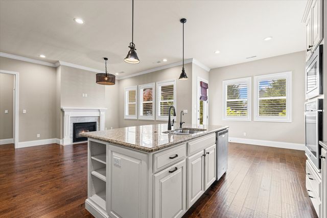 1704 LINKSIDE DR, Columbia, MO 65201