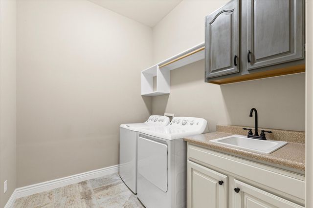 1704 LINKSIDE DR, Columbia, MO 65201