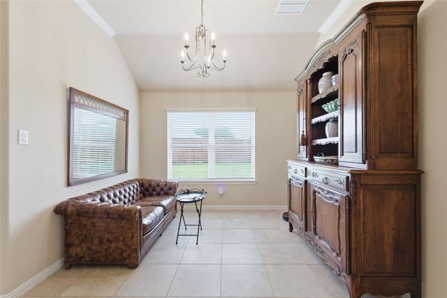 800 Silverthorne Drive, Burleson, TX 76028