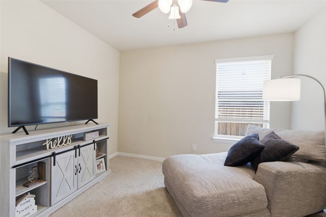 800 Silverthorne Drive, Burleson, TX 76028