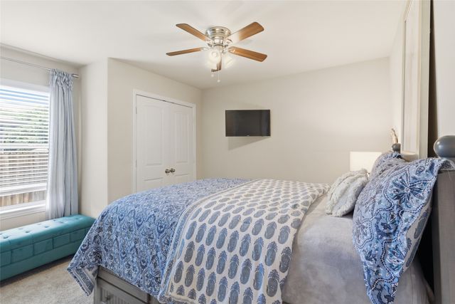 800 Silverthorne Drive, Burleson, TX 76028