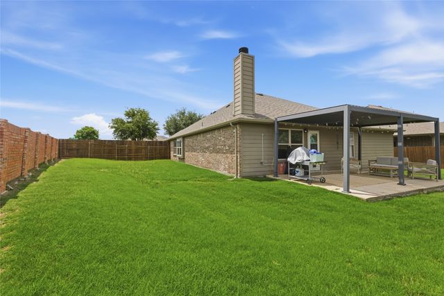 800 Silverthorne Drive, Burleson, TX 76028