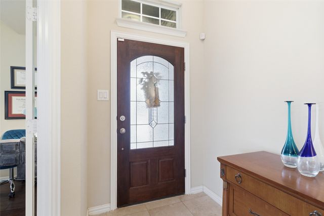800 Silverthorne Drive, Burleson, TX 76028
