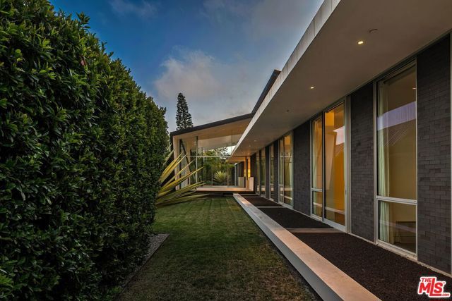 3646 Inglewood Boulevard, Los Angeles, CA 90066