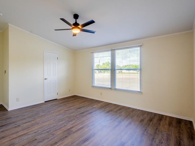 882 County Road 404, Bay City, TX 77414