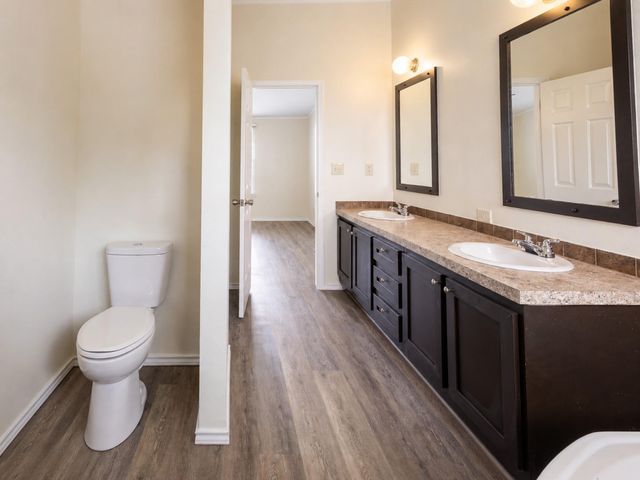 882 County Road 404, Bay City, TX 77414